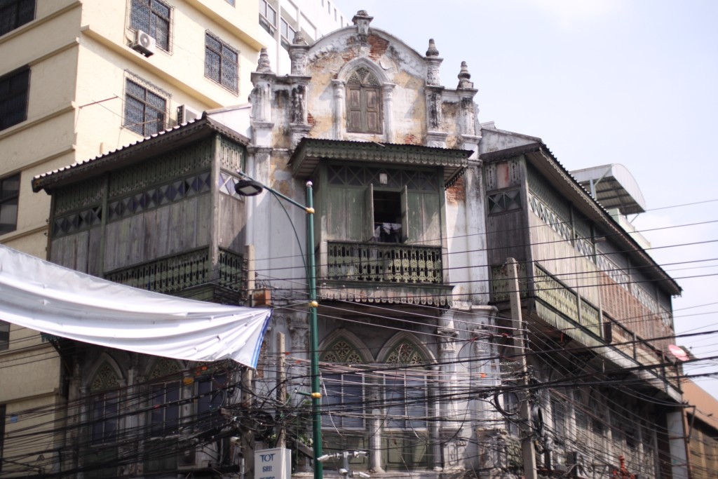 bangkok chinatown yaowarat architecture